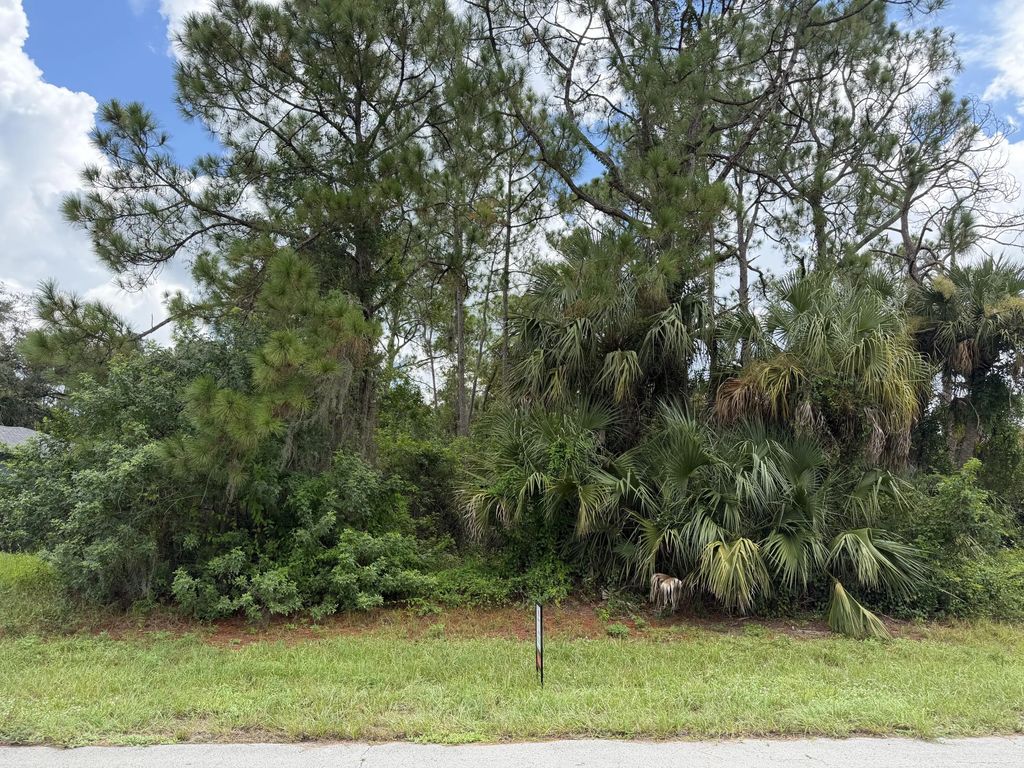 8008 Windswept Circle, LaBelle