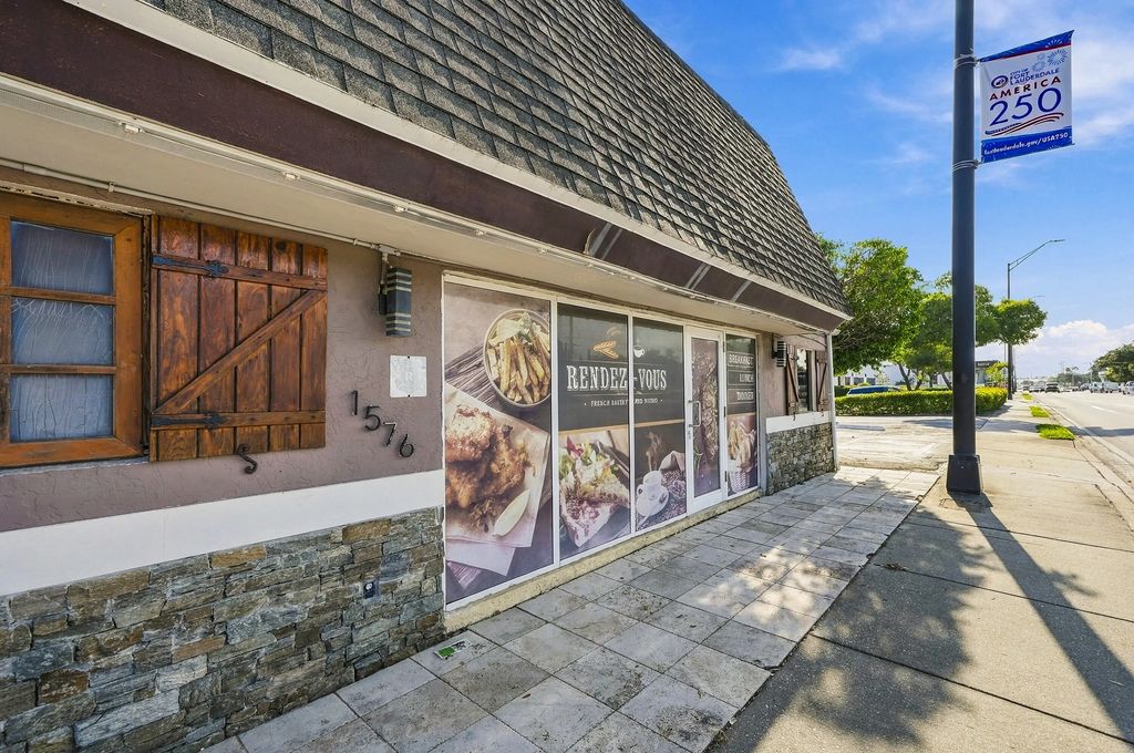 1576 E Oakland Park Boulevard, Oakland Park