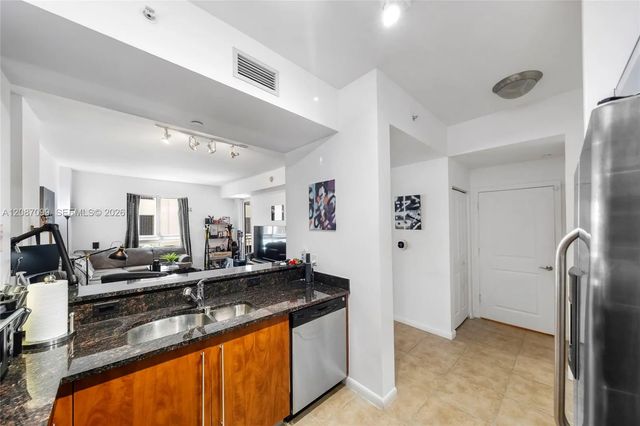 4 of 27 - 7350 Sw 89th Street #411s, Miami, FL