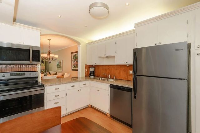 3 of 21 - 330 Se 2nd Street #101h, Hallandale Beach, FL