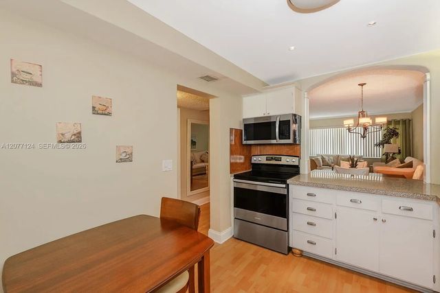5 of 21 - 330 Se 2nd Street #101h, Hallandale Beach, FL