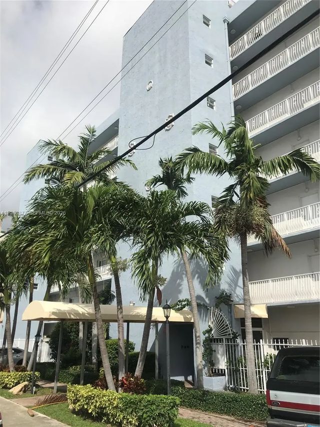 677 Ne 24 Th #704, Miami