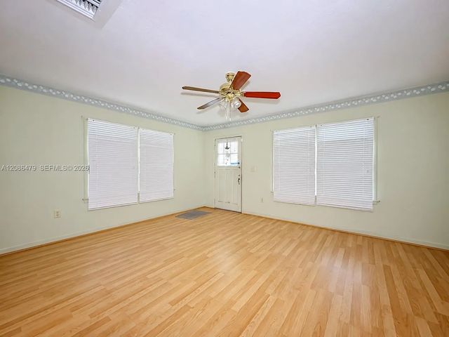 4 of 25 - 1580 Ne 132nd Road, North Miami, FL