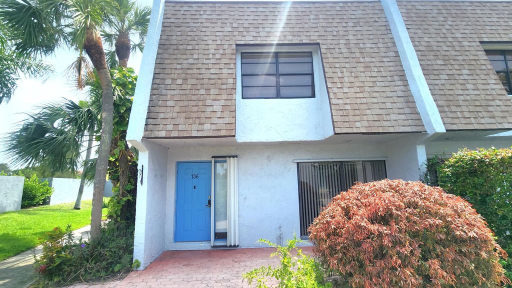 360 Canal Point S, Delray Beach