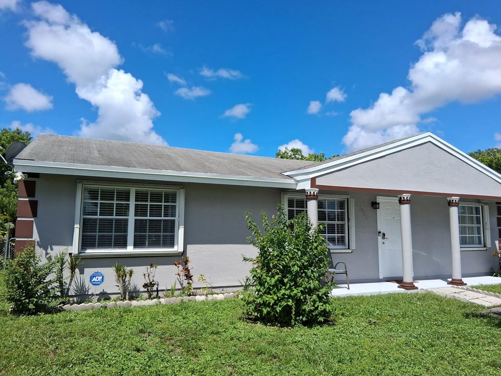 1341 Sw 73rd Avenue, North Lauderdale