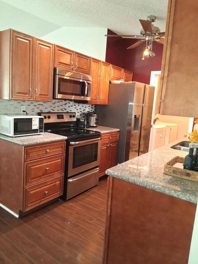 5 of 22 - 1341 Sw 73rd Avenue, North Lauderdale, FL