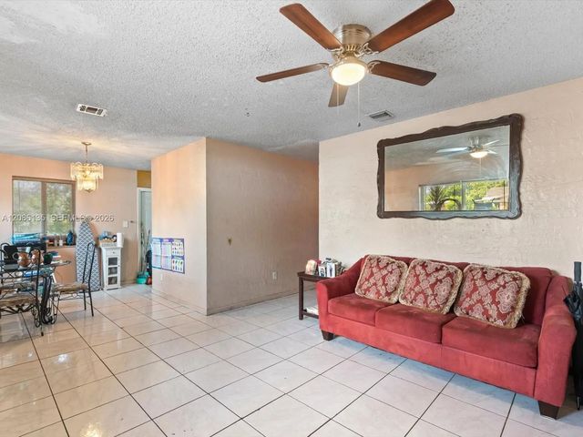 2 of 26 - 2118 Nw 47th Street, Miami, FL