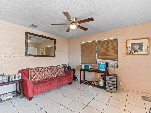 3 of 26 - 2118 Nw 47th Street, Miami, FL