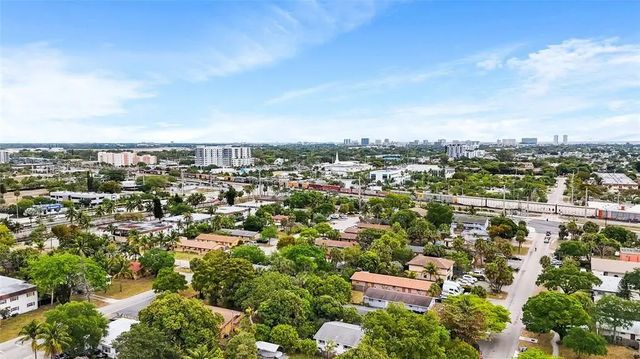 5 of 28 - 330 Avondale Drive, Pompano Beach, FL