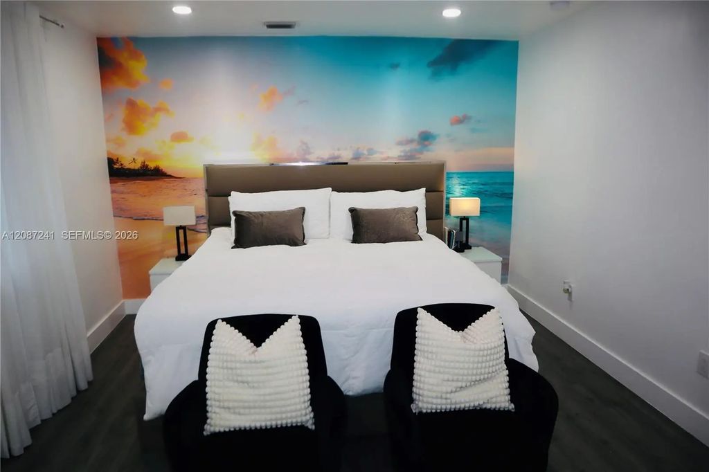 14643 Sw 104th Avenue, Miami