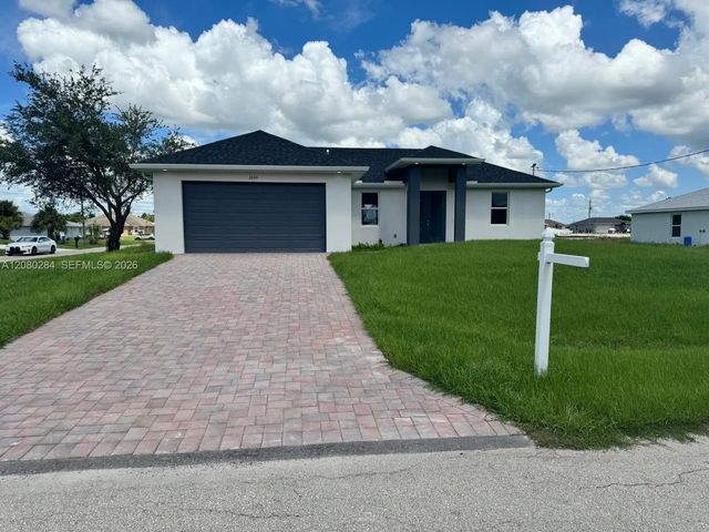 2044 Crawford Avenue N, Lehigh Acres