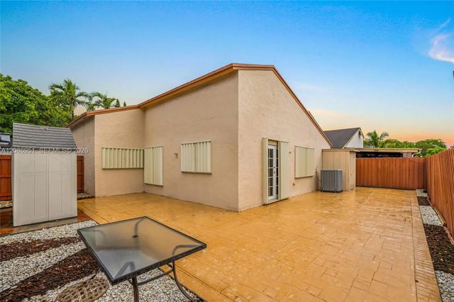 4 of 28 - 6746 Nw 199th Street, Hialeah, FL