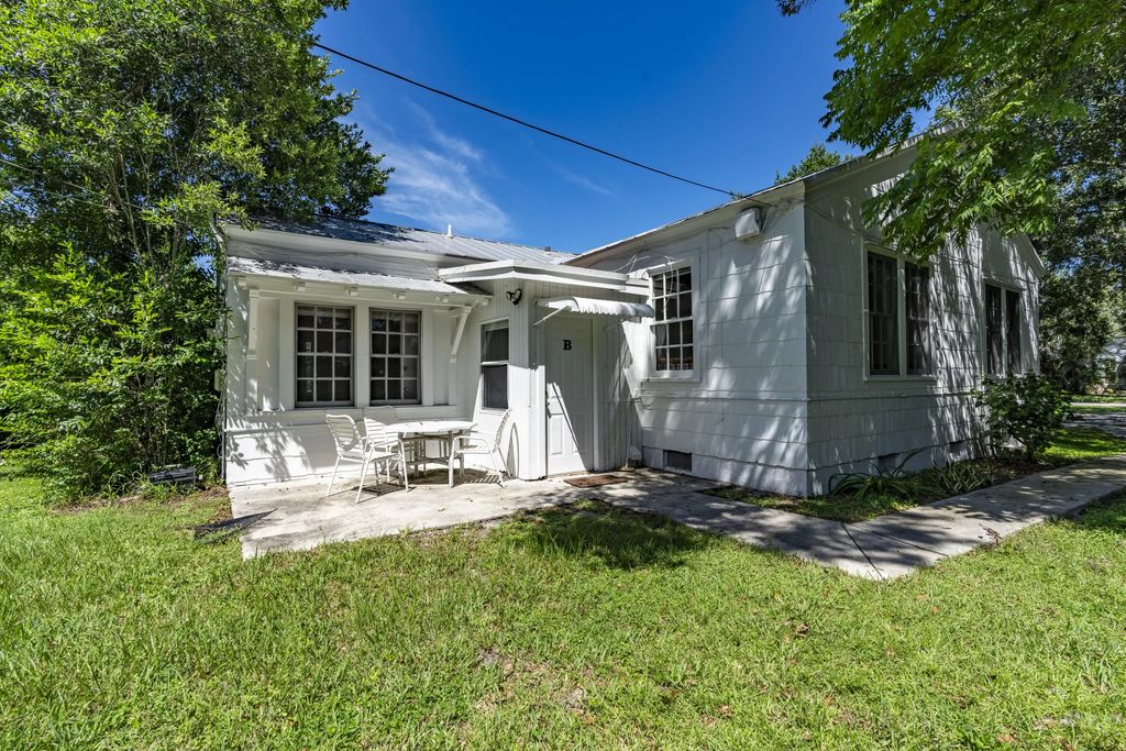 1837 22nd Avenue #unit B, Vero Beach