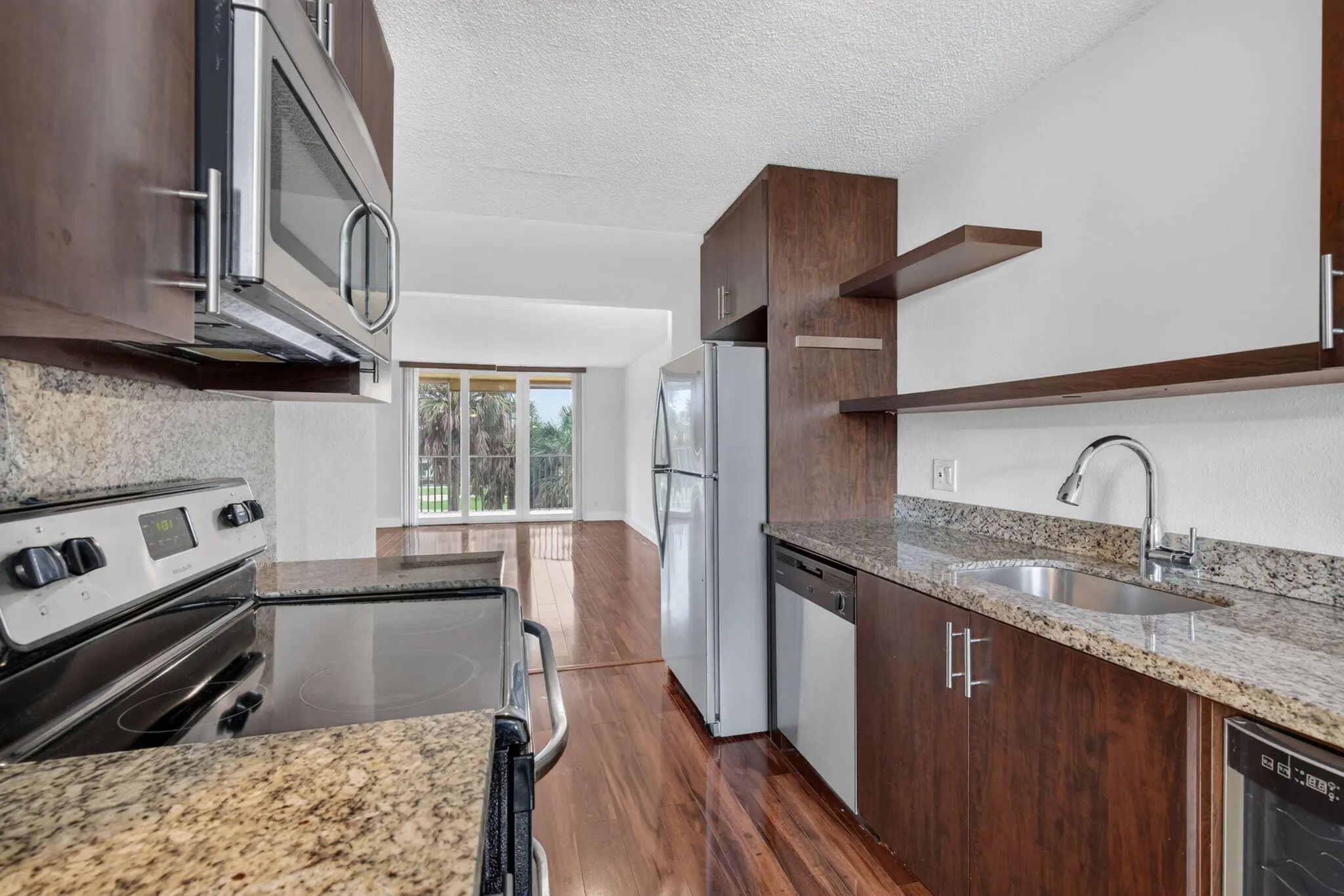 250 Jacaranda Drive #411, Plantation