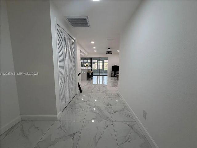 2 of 25 - 2204 Cherokee Trail, Brandon, FL