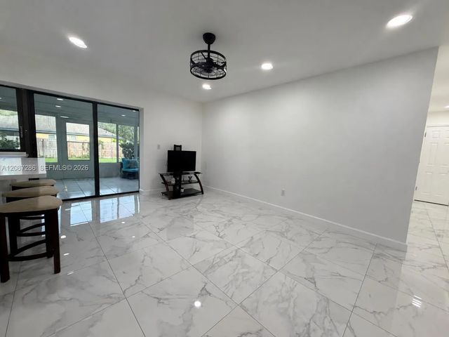 5 of 25 - 2204 Cherokee Trail, Brandon, FL
