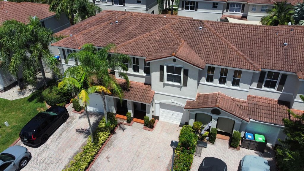 135 Riverwalk Circle, Sunrise
