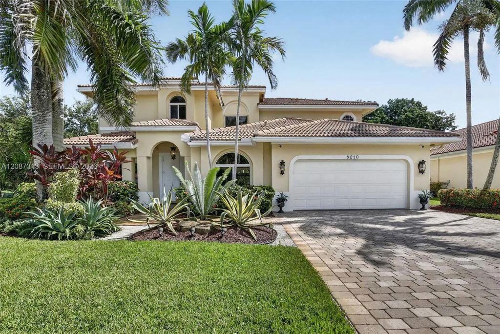 8210 Phoenician Court, Davie