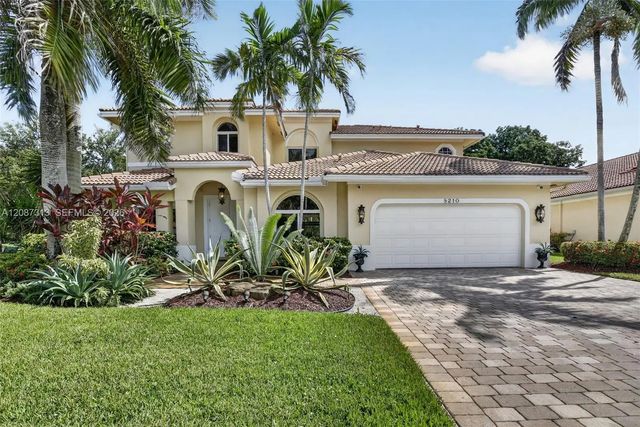 8210 Phoenician Court, Davie