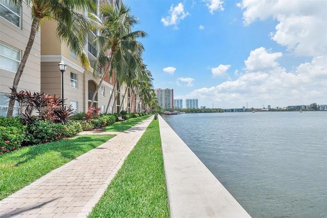 3 of 40 - 17150 N Bay Road #2619, Sunny Isles Beach, FL