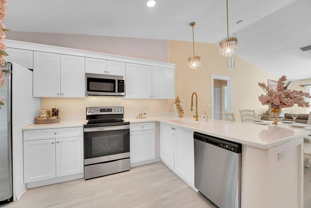 3 of 19 - 5715 Se Pine Avenue, Stuart, FL