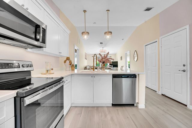 4 of 19 - 5715 Se Pine Avenue, Stuart, FL