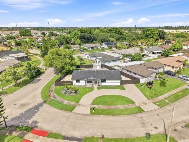 3 of 51 - 1707 S Curlew Lane, Homestead, FL