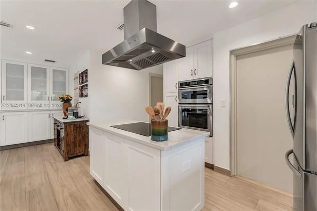 5 of 32 - 2820 Ne 40th Court, Fort Lauderdale, FL
