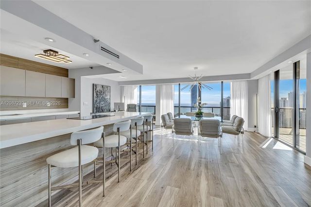 19667 Turnberry Way #25k, Aventura