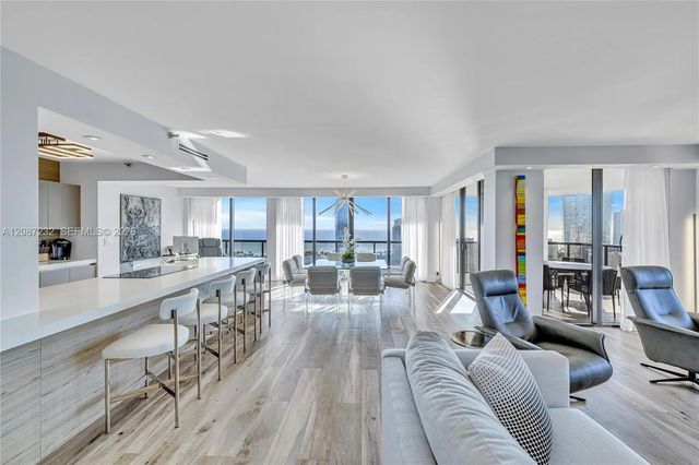 2 of 26 - 19667 Turnberry Way #25k, Aventura, FL