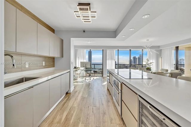5 of 26 - 19667 Turnberry Way #25k, Aventura, FL