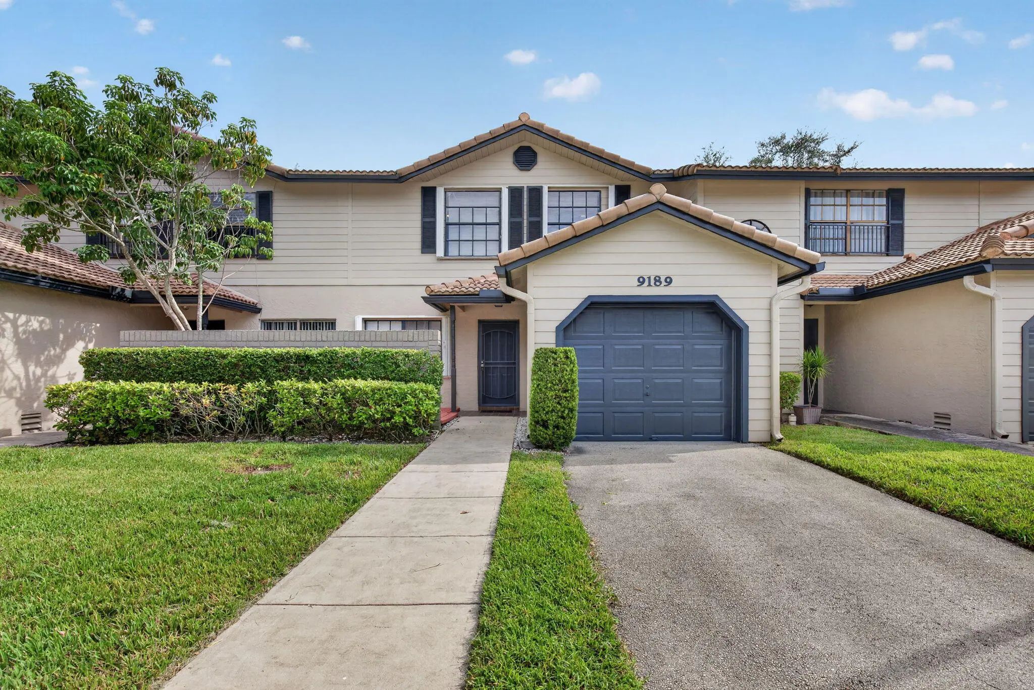 9189 Vineyard Lake Drive, Plantation