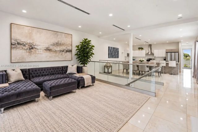 3 of 27 - 3091 Sw 21st Street, Miami, FL