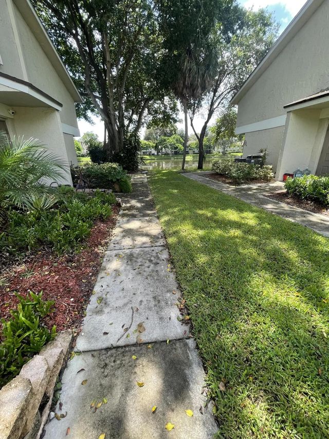 5 of 7 - 407 Gardens Drive #102, Pompano Beach, FL