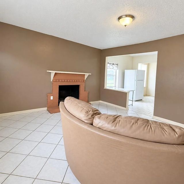 2 of 20 - 915 Rutland Street, Opa-Locka, FL