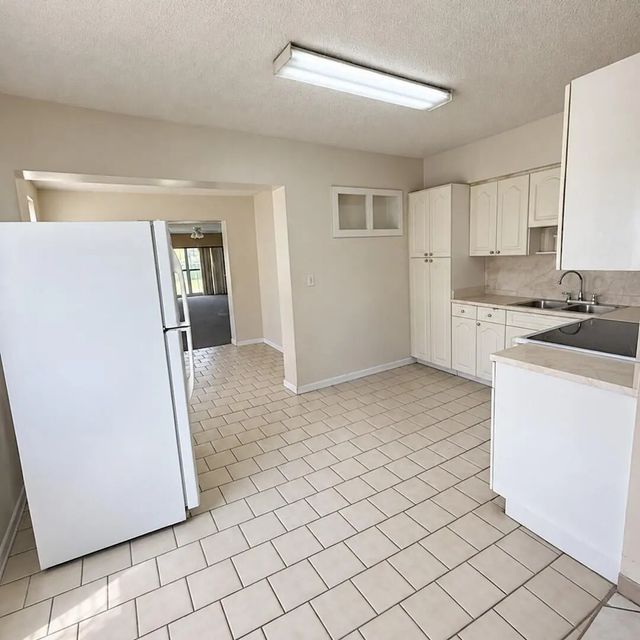 5 of 20 - 915 Rutland Street, Opa-Locka, FL
