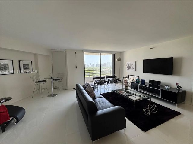 4 of 36 - 3300 Ne 191st Street #1710, Aventura, FL