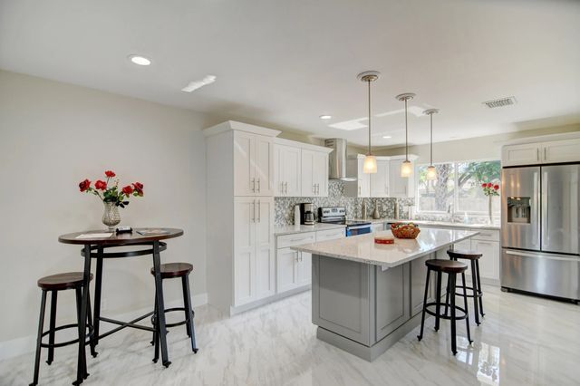 3 of 17 - 1970 Ne 35th Street, Lighthouse Point, FL
