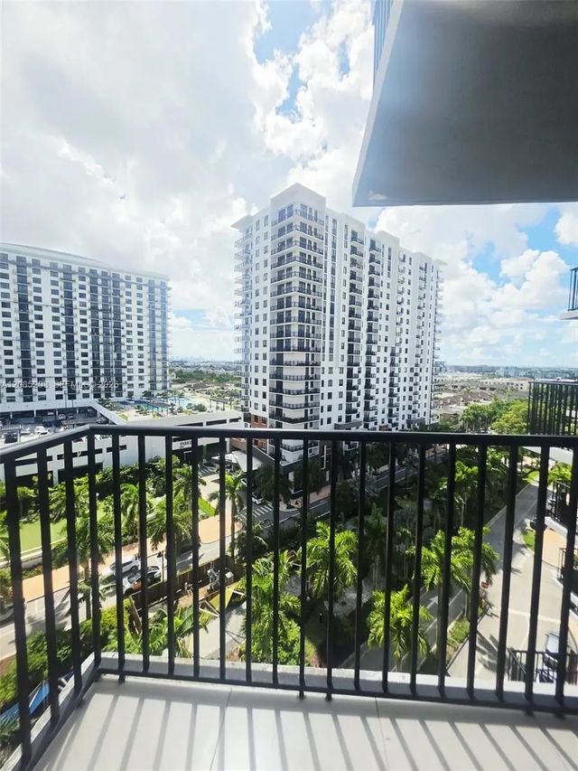 5252 Nw 85th Avenue #809, Doral