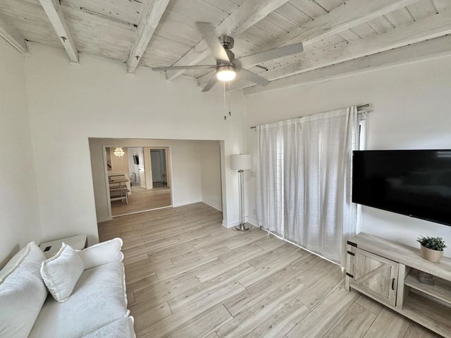 4 of 25 - 17 S D Street, Lake Worth Beach, FL