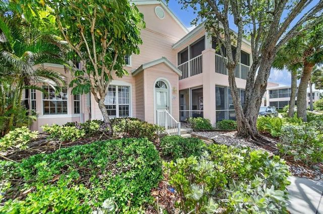 391 Ne Plantation Road #215, Hutchinson Island