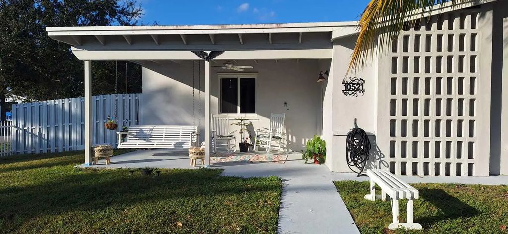 10521 Sw 201st Terrace, Cutler Bay