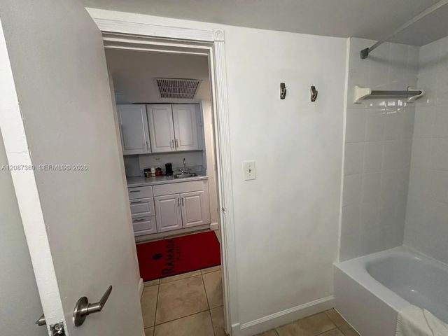 5 of 21 - 19201 Collins Avenue #747, Sunny Isles Beach, FL