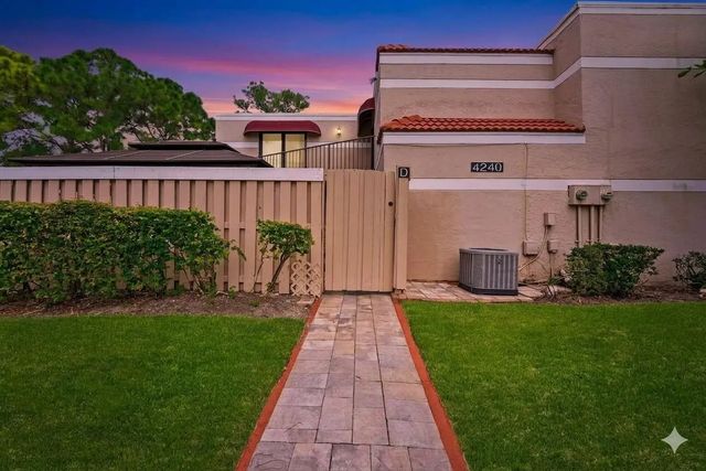 2 of 27 - 4240 Village Drive #d, Delray Beach, FL