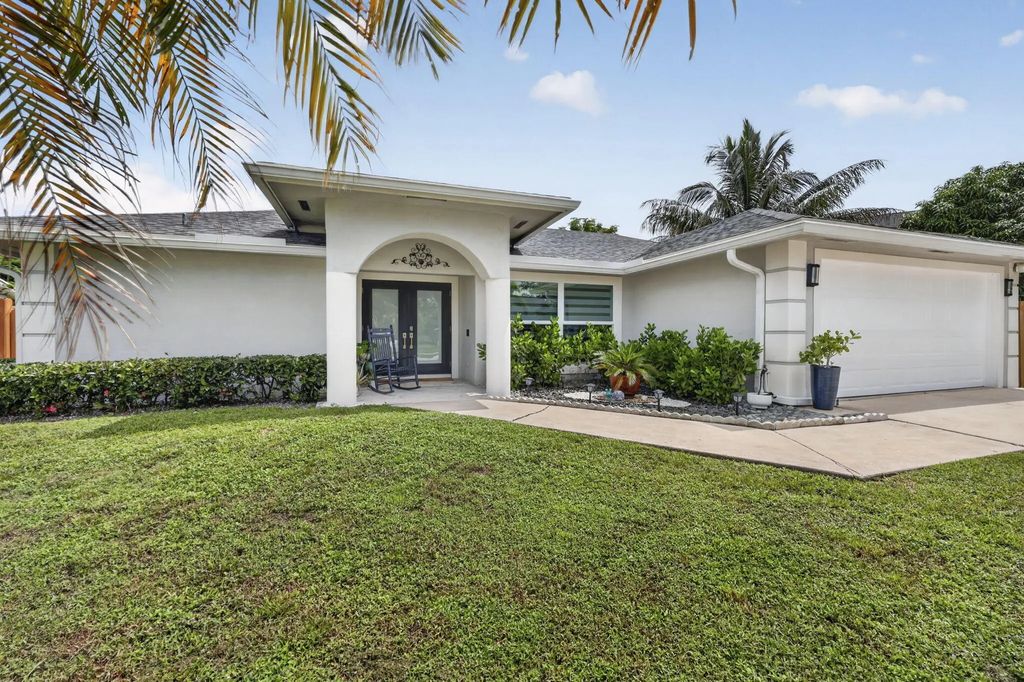 1390 Pine Valley Drive, Wellington