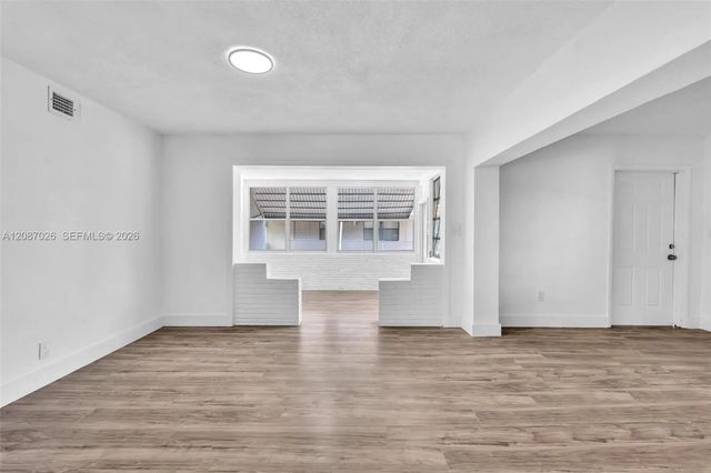 4 of 32 - 1824 Nw 25th Avenue, Fort Lauderdale, FL