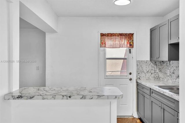 5 of 32 - 1824 Nw 25th Avenue, Fort Lauderdale, FL