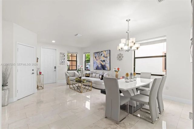 5 of 15 - 9358 W 33rd Way, Hialeah, FL