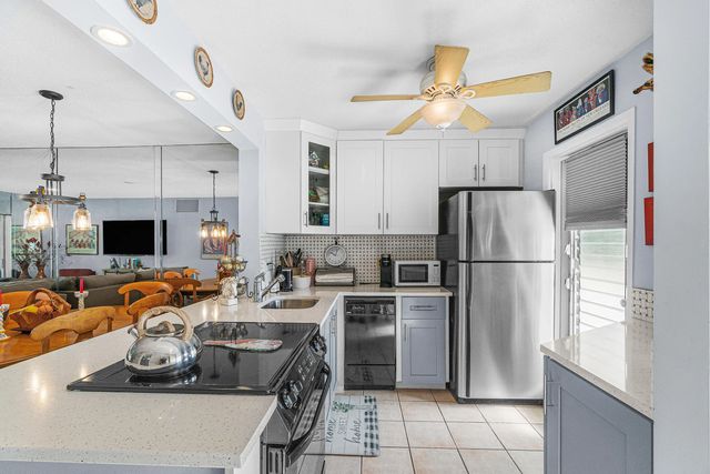 3 of 27 - 2161 Ne 1st Court #205, Boynton Beach, FL