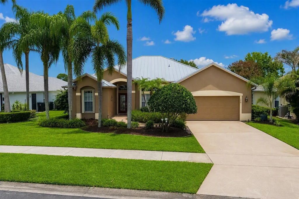208 Sw Whitewood  Drive, Port St. Lucie